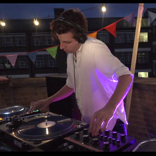 Jamie xx performs hour-long DJ set on London rooftop